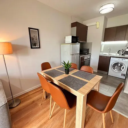 Apartamento Maxim 1 Cozy 1 Bedroom In *